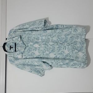 VANHEUSEN BUTTON DOWN CASUAL SHIRT.